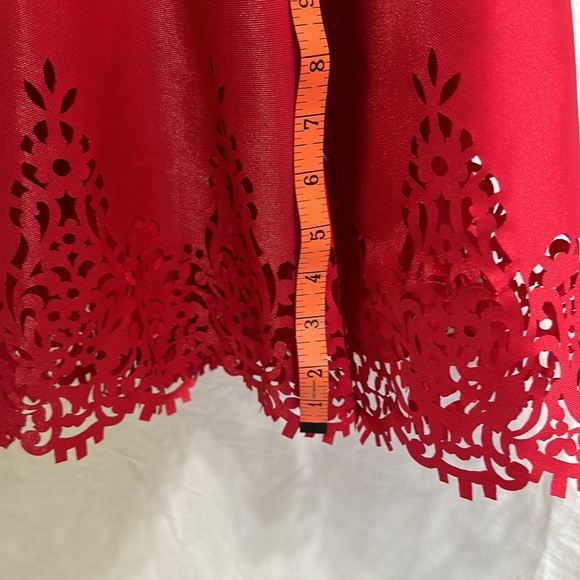 Short red dress - Picture 6 of 9